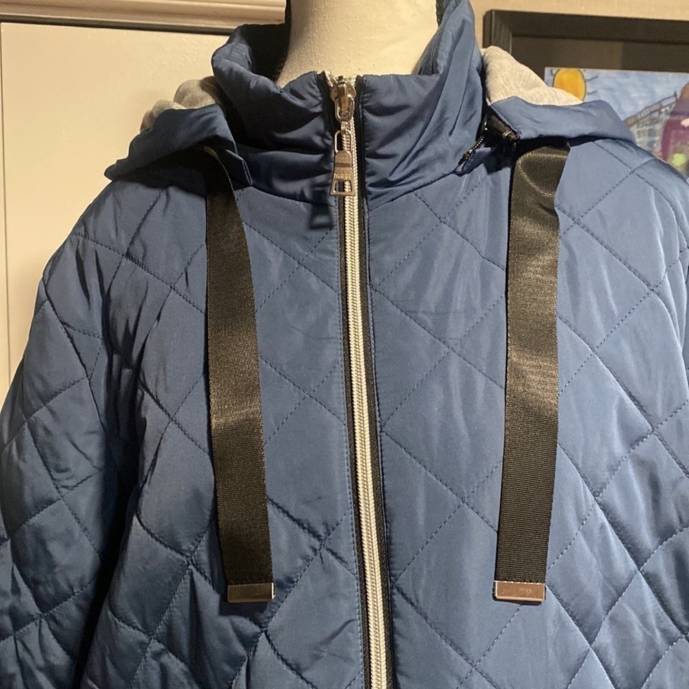 Women's Quilted Coat with Jersey Lining and Hood - Picture 5 of 9